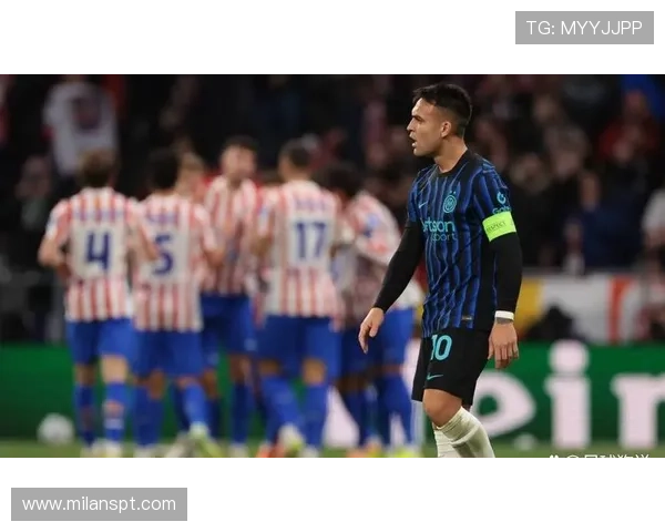 劳塔罗破门，泽林斯基世界波，国际米兰客场2-0克雷莫内塞，联赛八分领跑