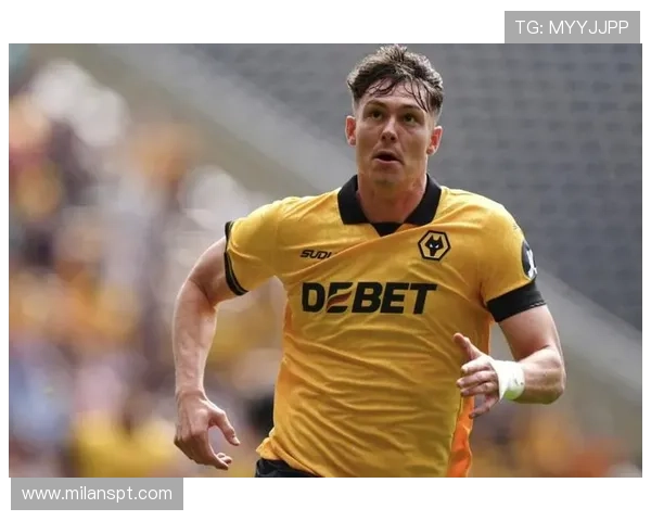 尤尔根·拉森转会狼队，丹麦前锋成保级关键引援